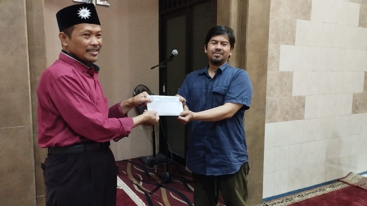 Read more about the article PCM Lengkong Serahkan Bantuan untuk Masjid Ruum Al-Jihad Turangga