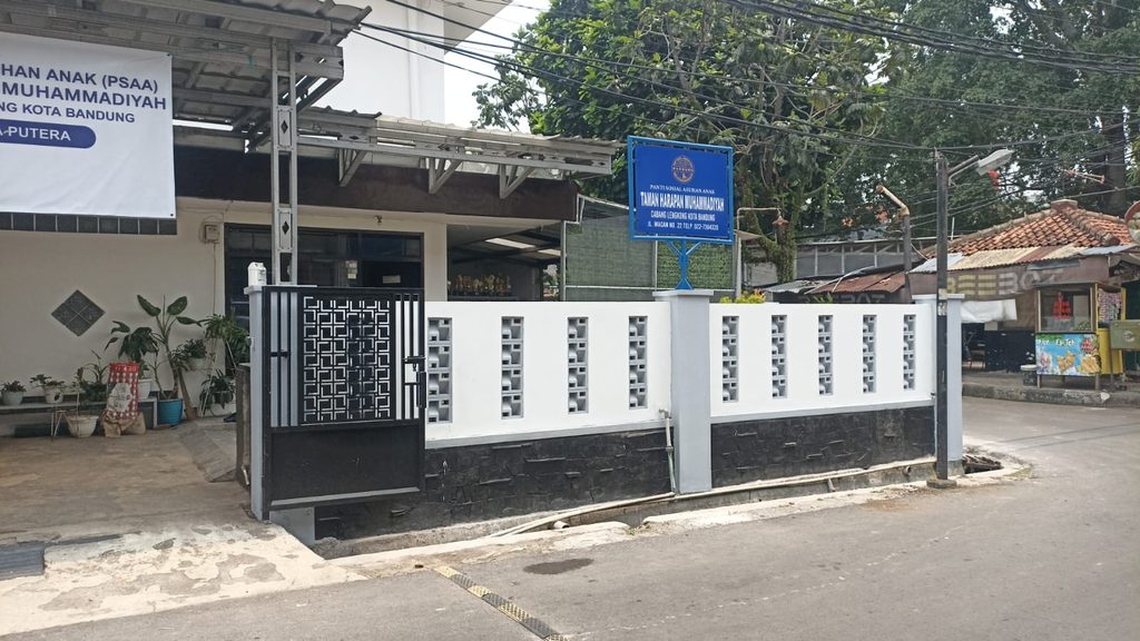 Revitalisasi Asrama Putra Taman Harapan Muhammadiyah dengan dukungan Kodim 0618 Kota Bandung